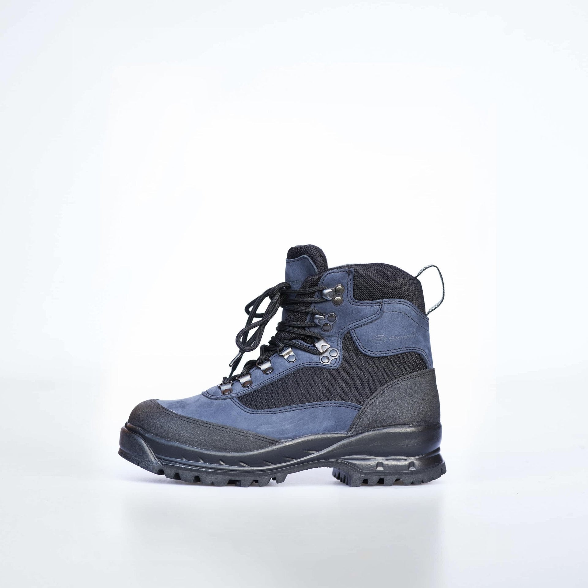 1. Samelin 550 Navy hiking boots in studio, showcasing waterproof nubuck leather and textile upper with Vibram sole