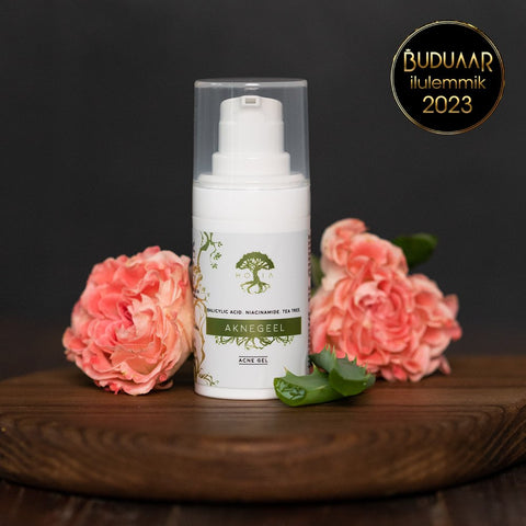 1. HOIA homespa Acne Gel bottle with floral decoration, featuring salicylic acid and niacinamide, awarded Buduaar Ilulemmik 2023