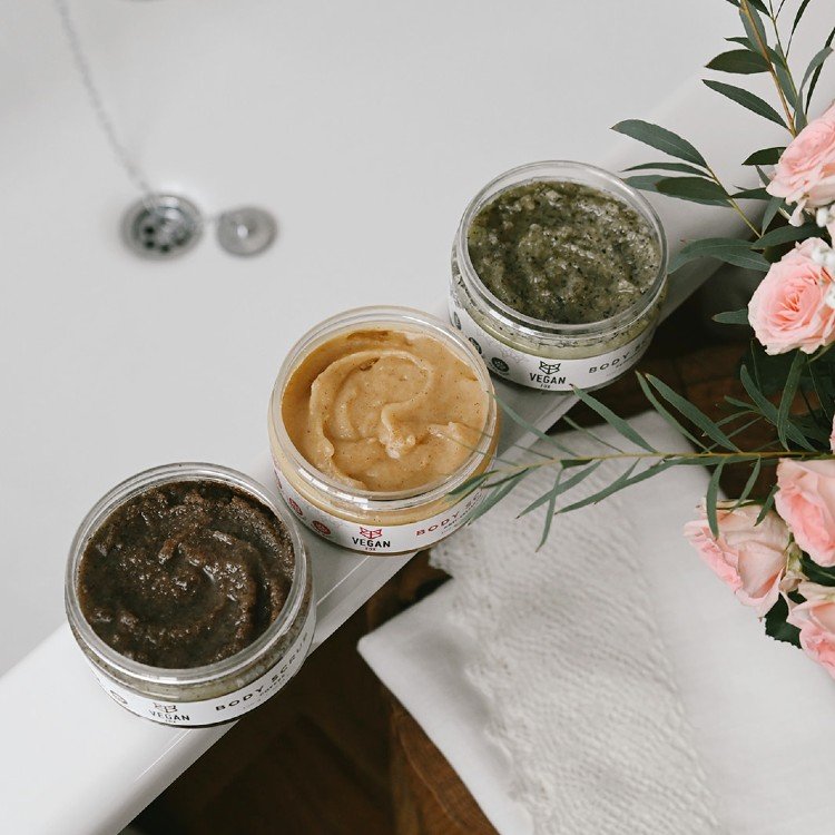 3. Vegan Fox Anti-cellulite Body Scrub Ginger, 300g, with ginger and a glass of ginger tea