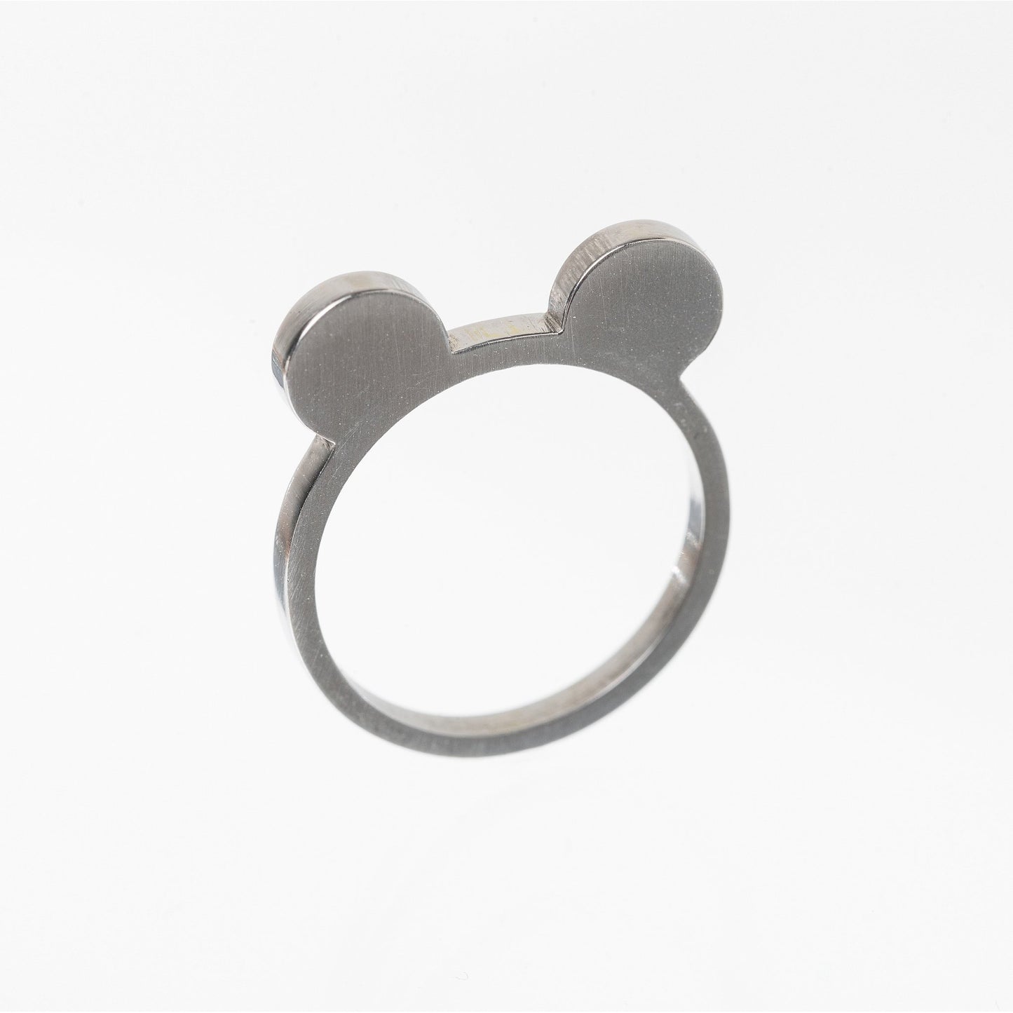3. Studio image of Lentsius Auris ring in stainless steel with unique design