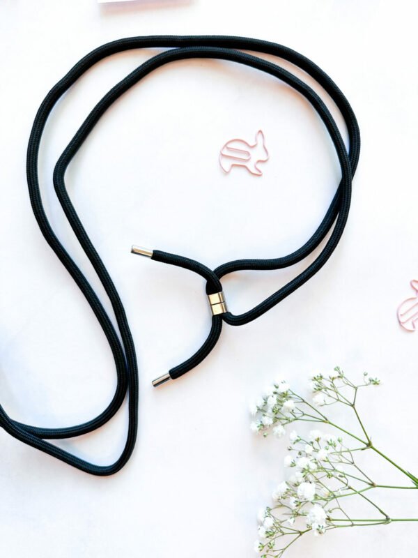 5. SEIK Universal Phone Strap in Midnight, shown with phone case compatibility guide