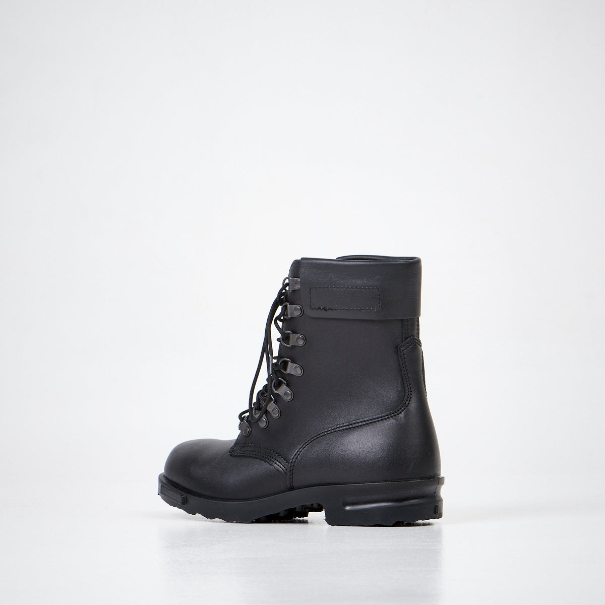 5. Front view of Samelin Hawk Pilot Boots, highlighting lace lock system and design