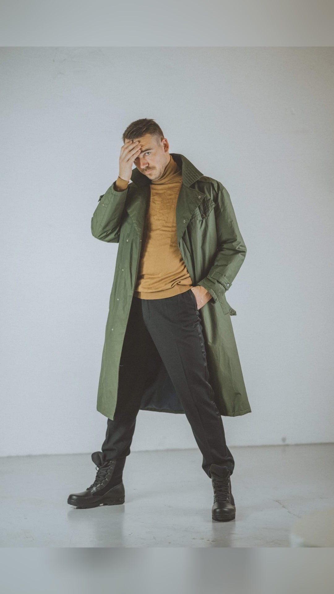 đ€ Ever tried boots you size down in? Water-repellent leather, structured yet soft. Davos sole grips wet pavements; trench-to-denim ready. Samelin Runs large, go one down; antibacterial, washable insole. Crafted in Europe. MadeInEurope Tap for the fit and sizes, link in bio. Save this for rainy days. DesertBoots MensFootwear