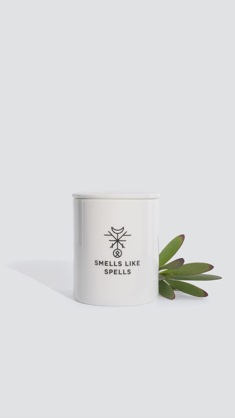 😈 Dare to light THE DEVIL?
60h burn. Soy wax, cotton wick. White porcelain vessel. Notes: liquorice, musk, orange blossom, jasmine + more. Includes Tarot card + ritual by #SmellsLikeSpells.
Use code SOCIAL10 for 10% off
Shop: https://nooredx.ee/products/scented-candle-the-devil
#NooredX #HomeFragrance #Candles