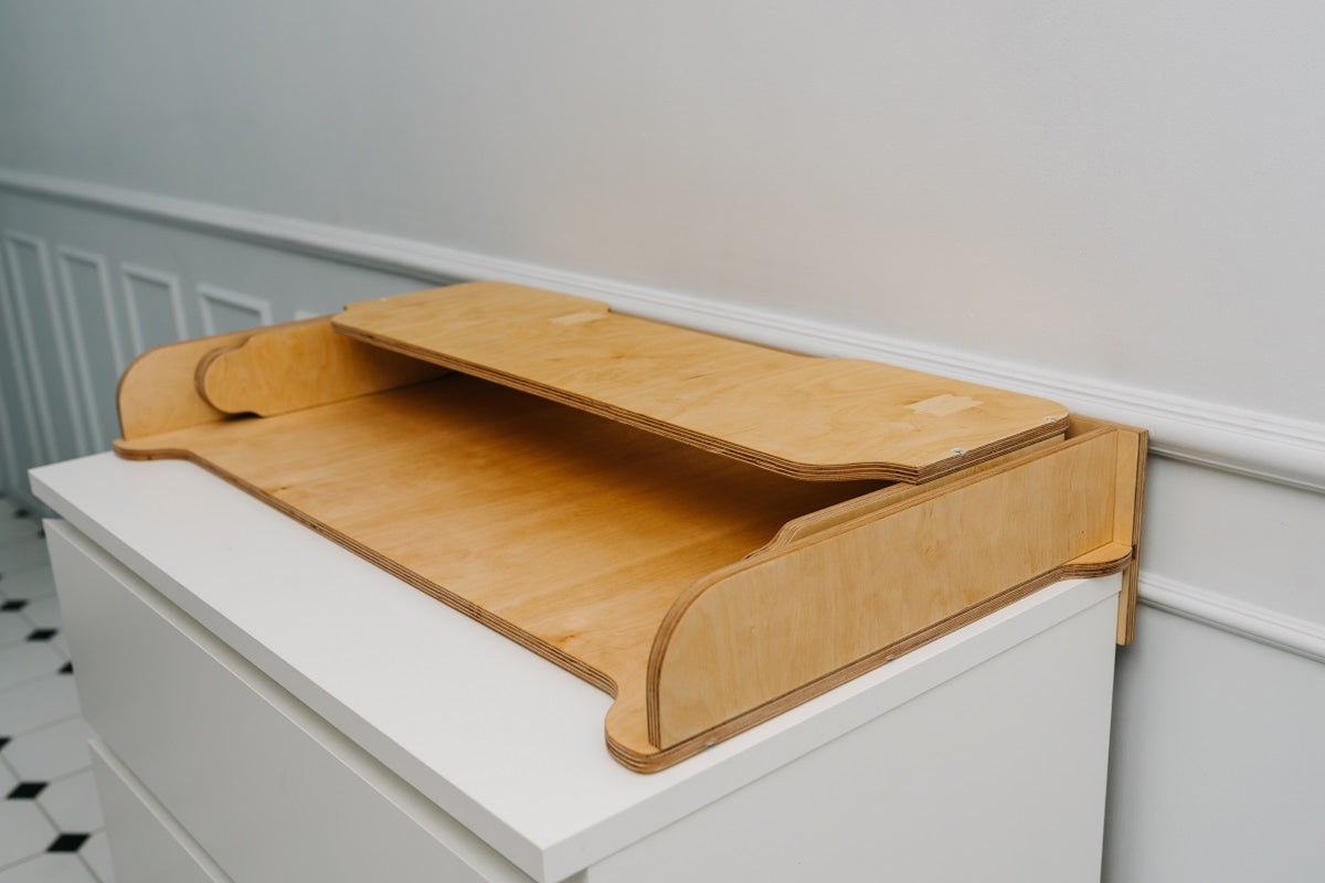 Pārveidojamais pārtinamais galds