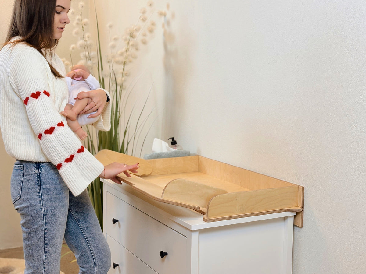 Pārveidojamais pārtinamais galds