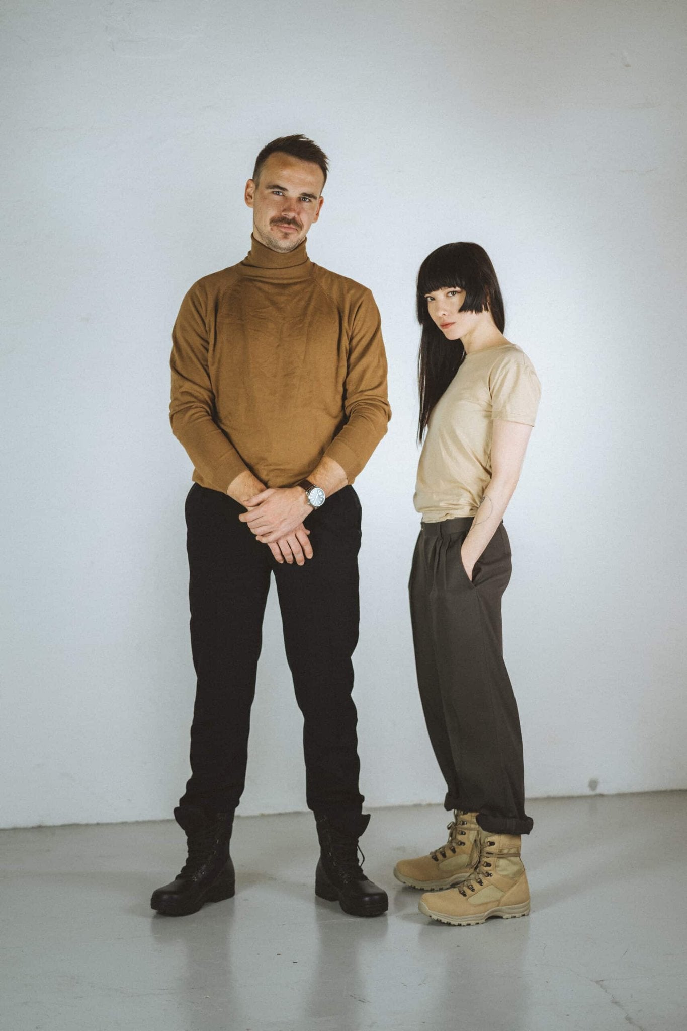 2. Male and female models wearing Samelin Light Street Boots 582 in beige and black, highlighting versatile urban footwear