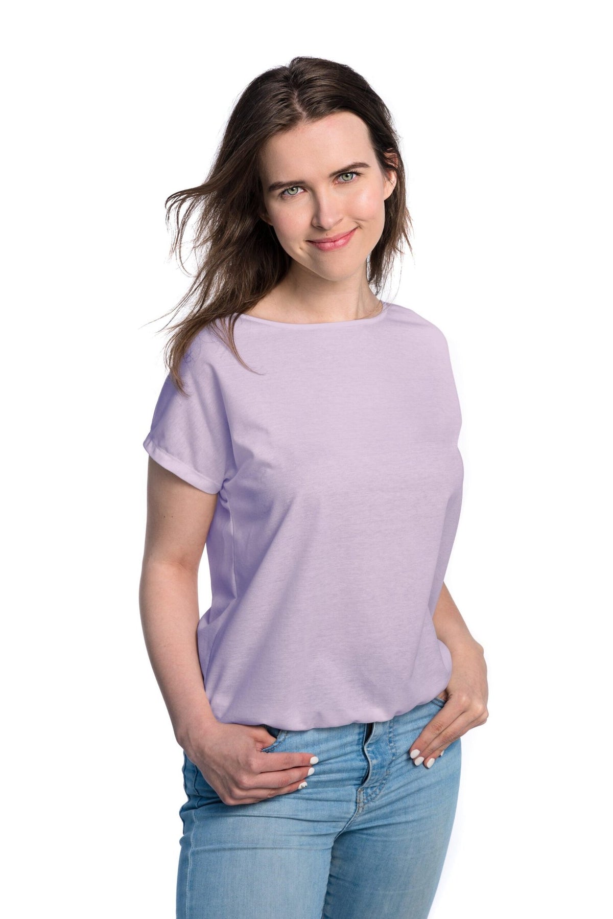 2. Women's tan-through t-shirt in lavendel by Smarttan, front view, showcasing breathable fabric and relaxed fit
