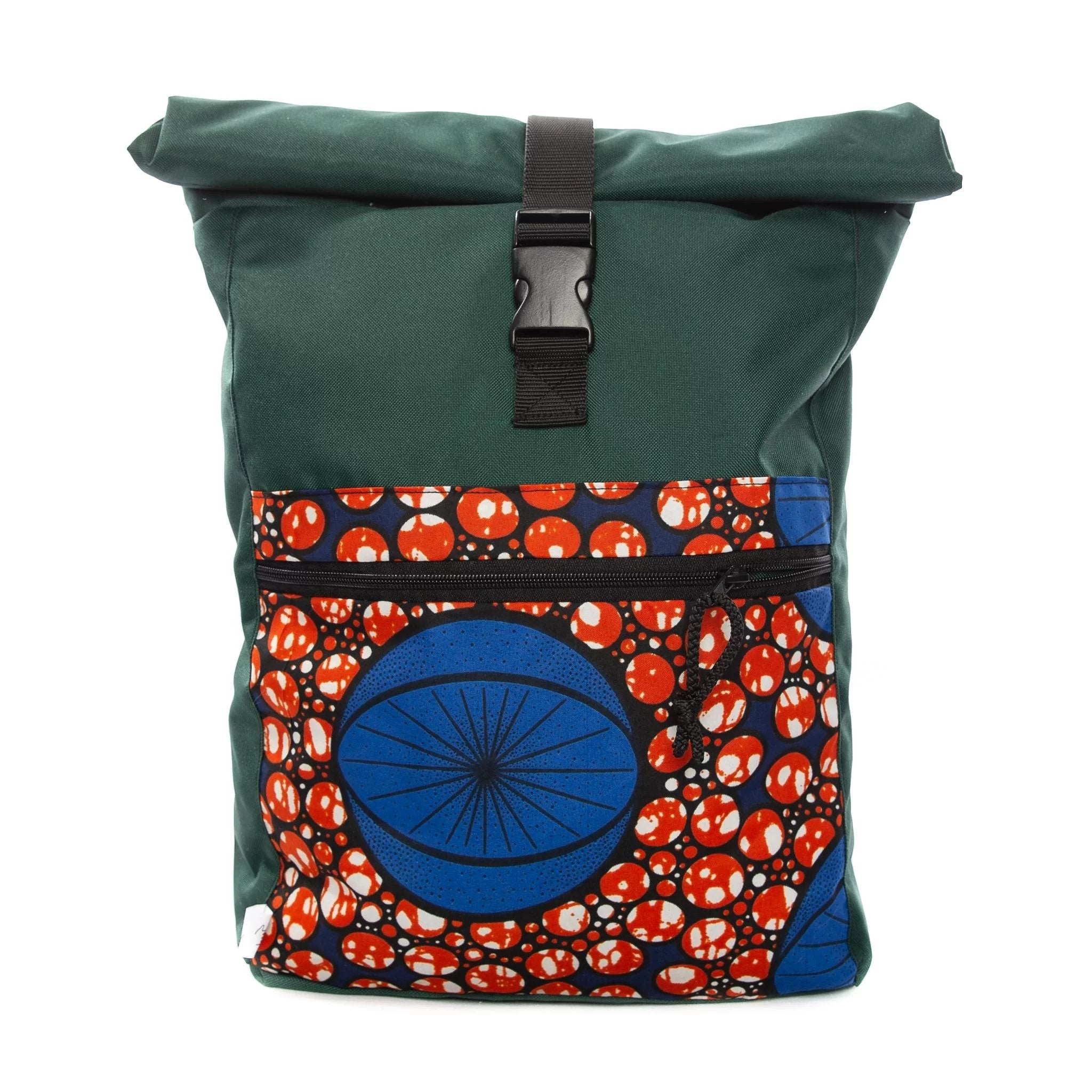 5. Size chart for Drinbags COSMIC EYE waterproof backpack, comparing medium and large sizes with dimensions in cm