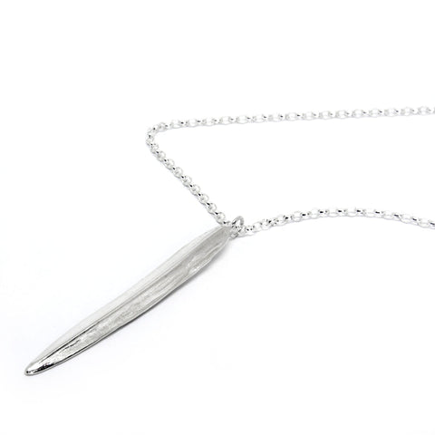 2. Close-up of Agnes Veski Jewellery SRPING Leaf Necklace in silver plating, showcasing the pendant and chain detail