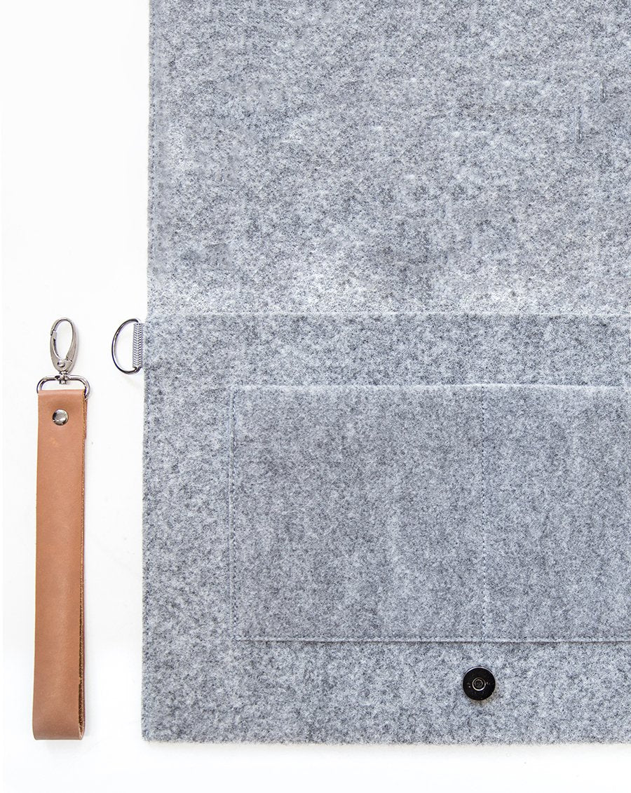 4. Close-up of Nordhale Berg 15'' laptop bag interior with detachable wristband