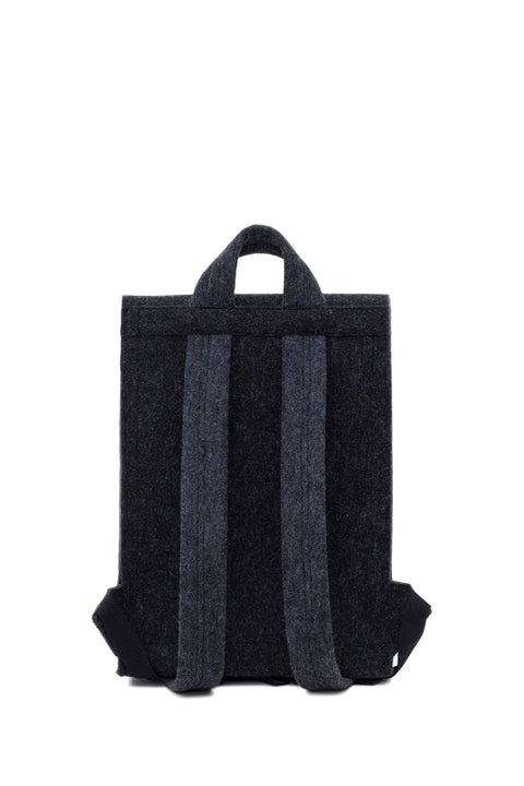 4. Studio shot of black Nordhale Backpack Lund showing back straps