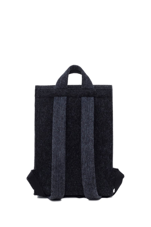 4. Studio shot of black Nordhale Backpack Lund showing back straps