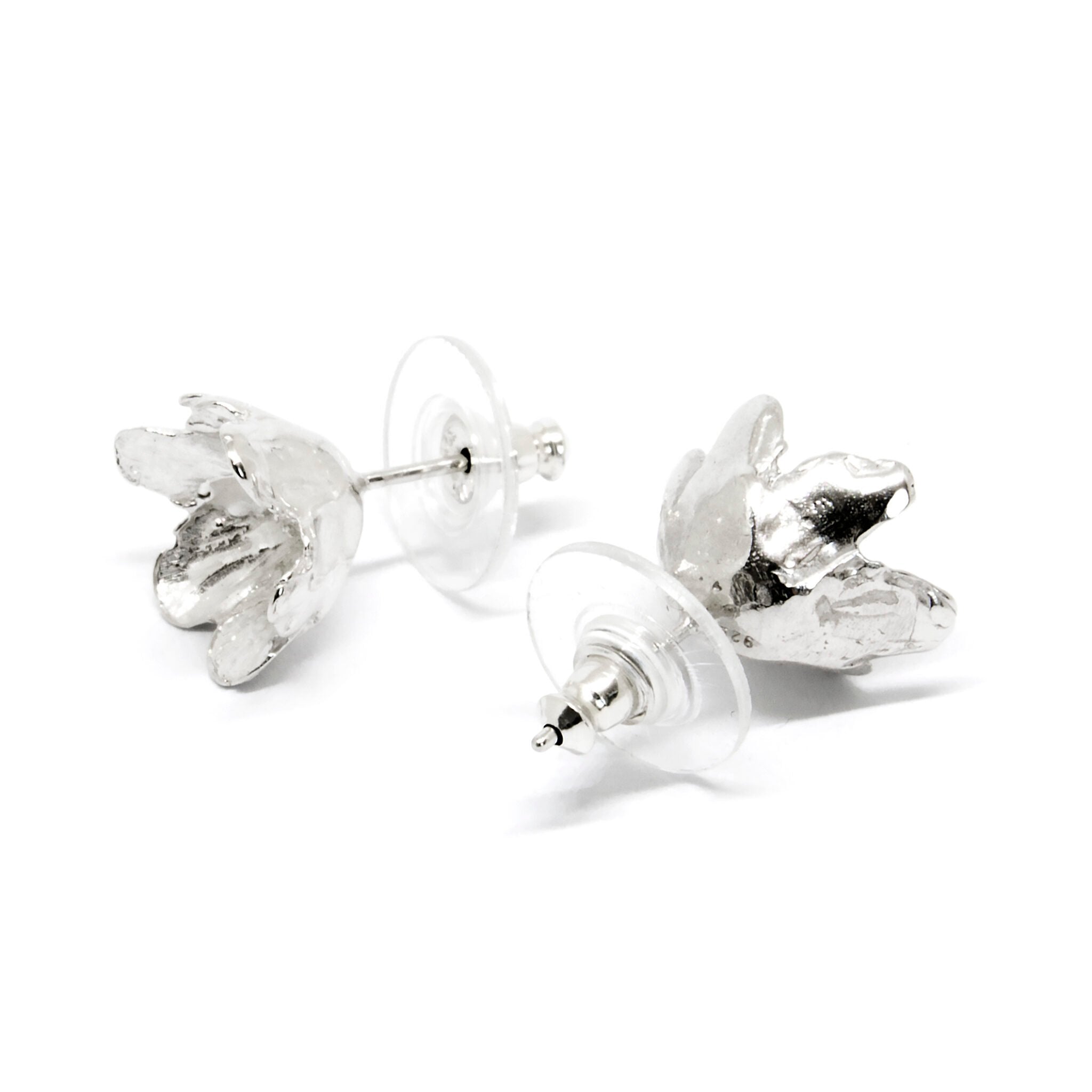 2. Close-up of Agnes Veski Jewellery SPRING Liverleaf earrings with silver 925 material and secure backings, highlighting intricate craftsmanship