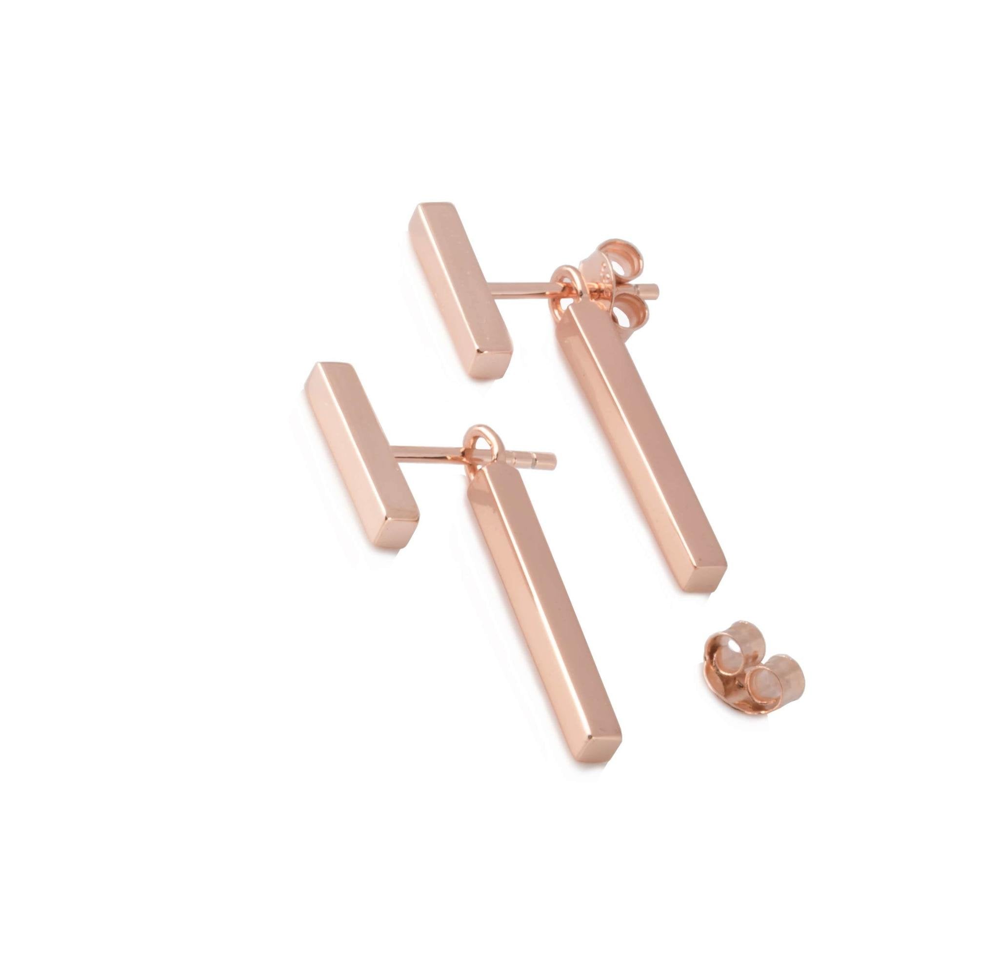 2. MyaMoon T-Bar Earrings in rose gold plating, two-in-one design, studio shot
