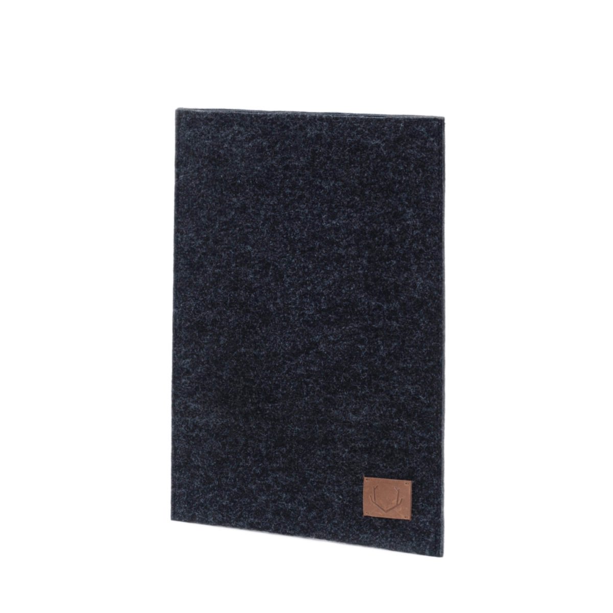 3. Side view of Nordhale Bodem 15' black laptop sleeve showing felt texture and logo