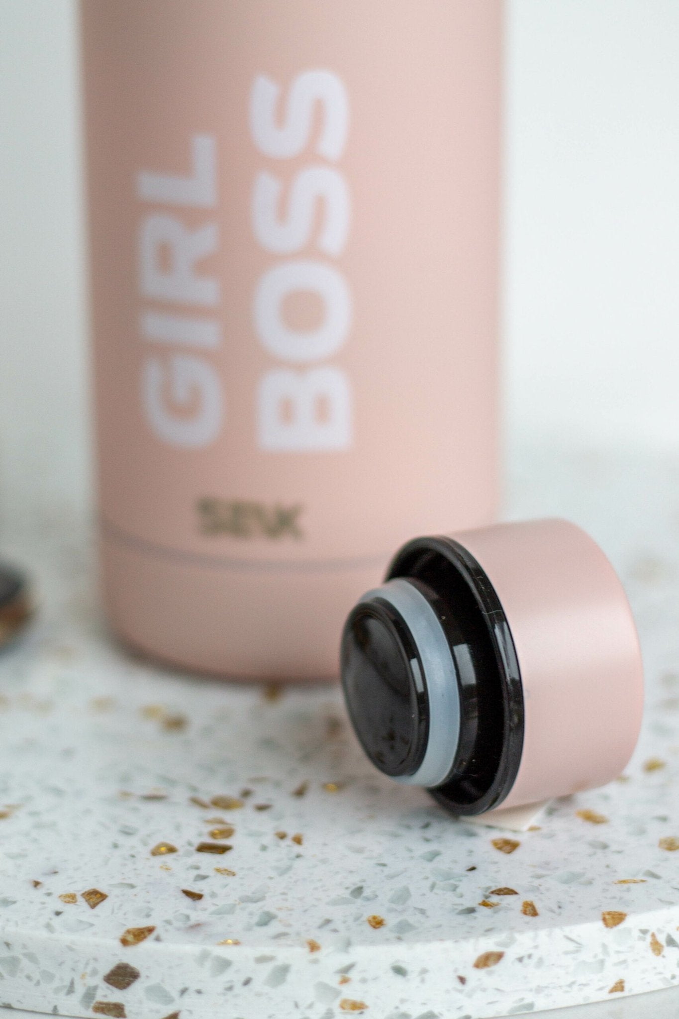 2. Close-up of SEIK Girl Boss water bottle cap, highlighting leakproof design