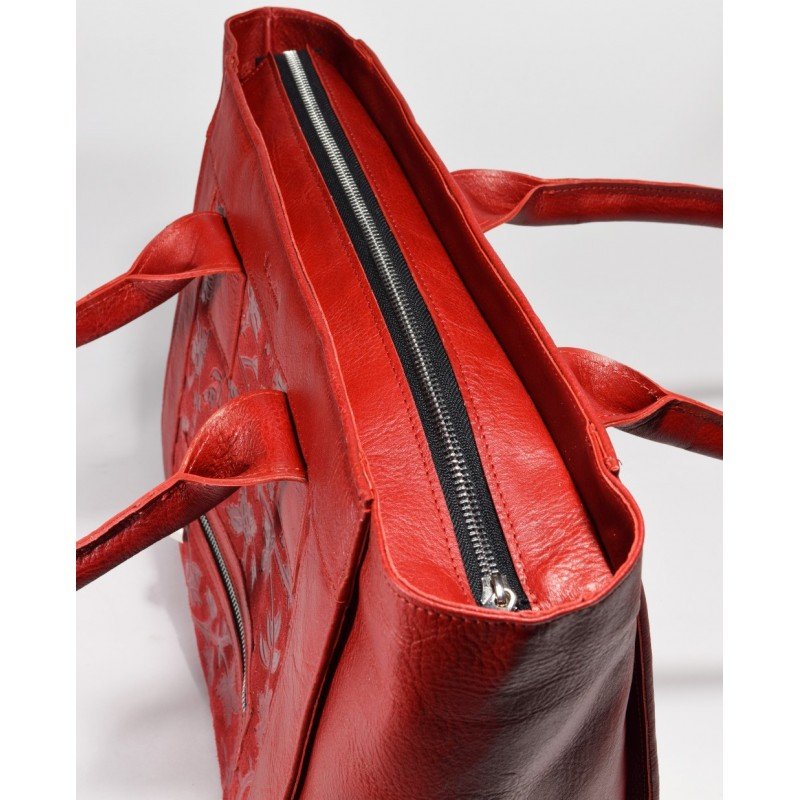 3. Top view of Papillon Leather Handbag No. 35-29 in cognac, highlighting zipper closure