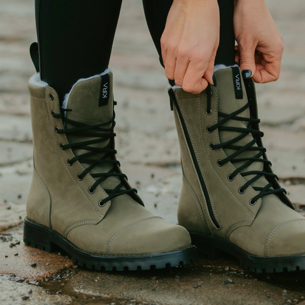 2. Close-up of women's KIRA 4.0 olive boots with laces and vegan wool lining