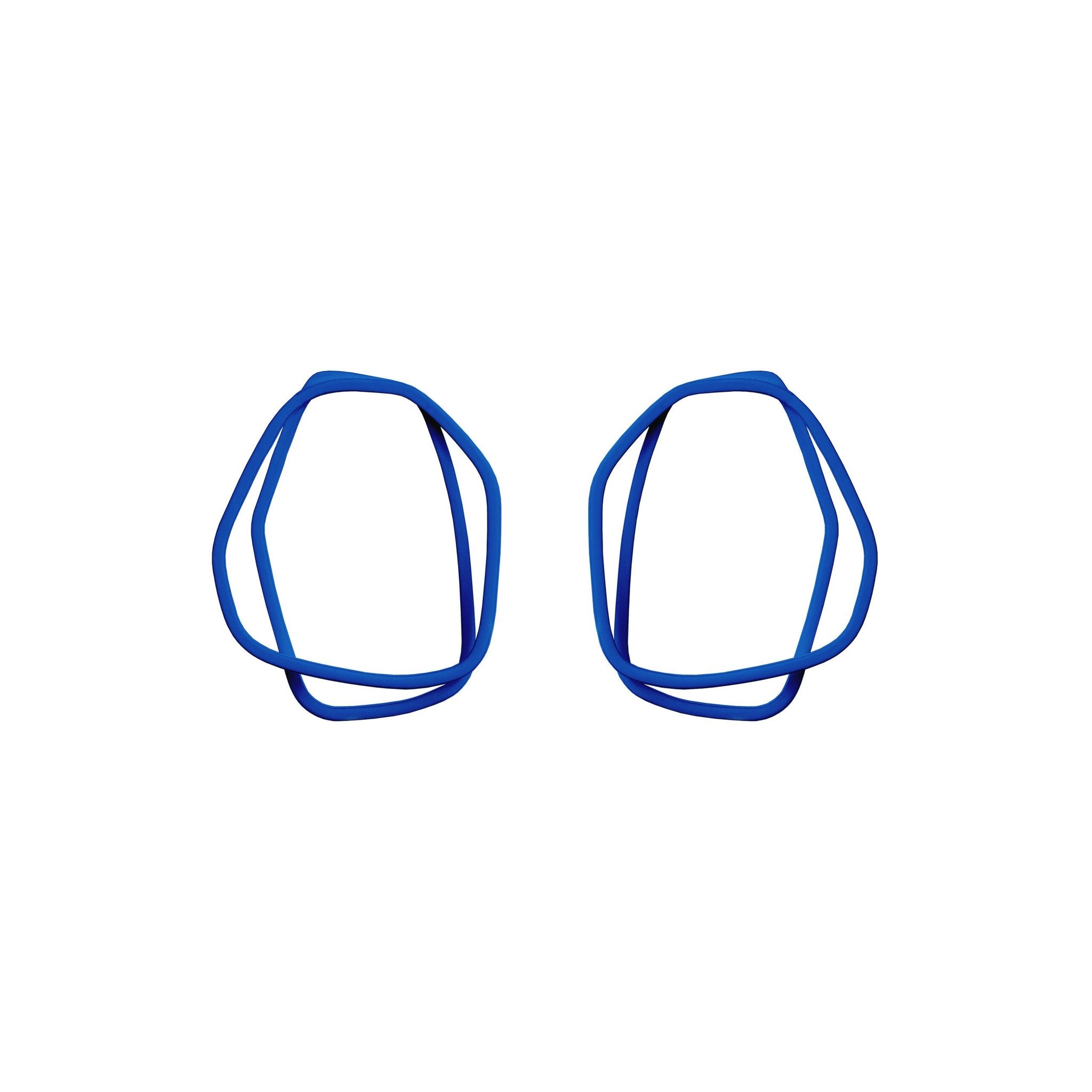 4. Lisa Kroeber Jewellery Loops Earrings in dark blue, organic shape, powder coated brass