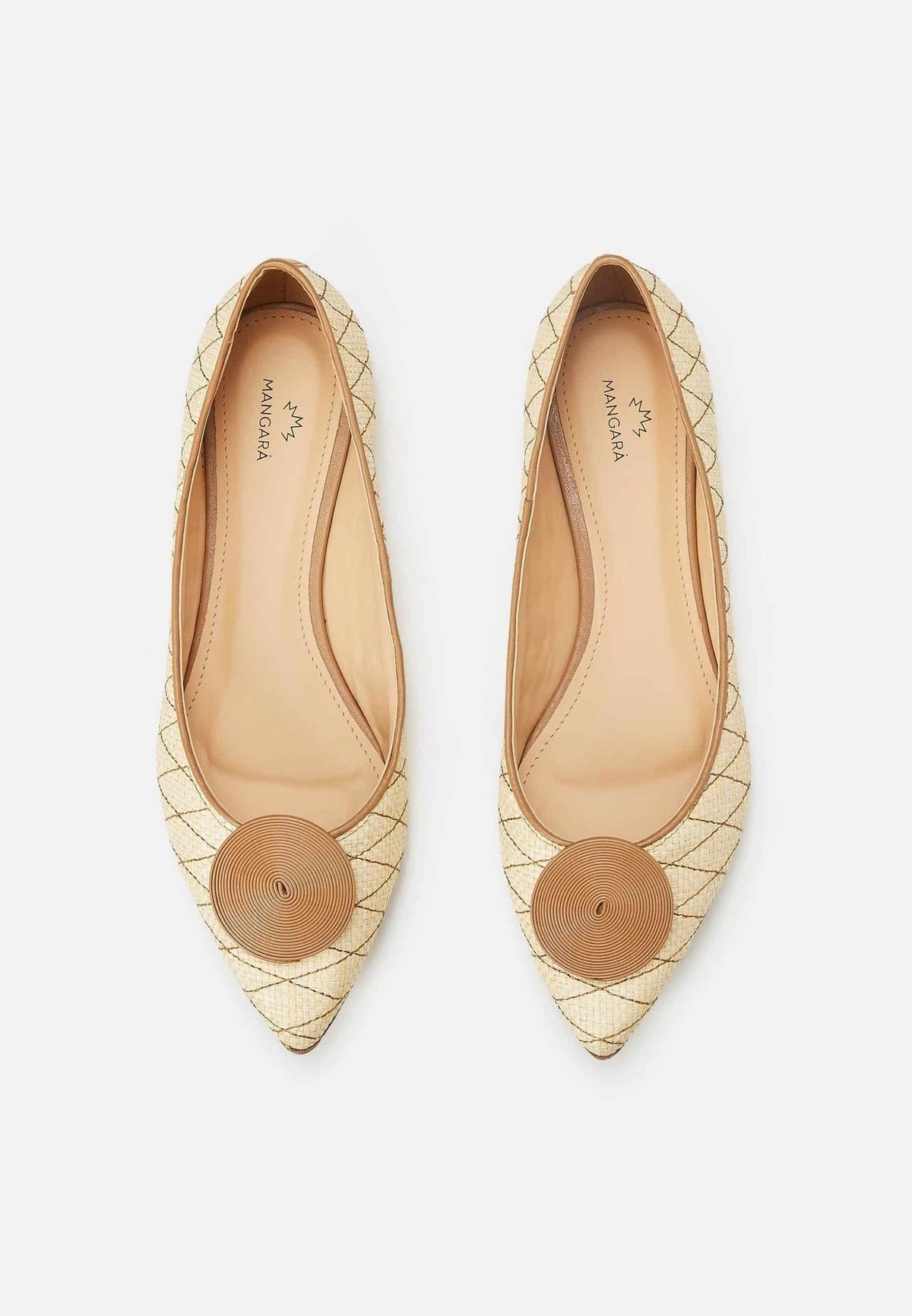 9. Top view of Mangará Coroba Ballerinas, highlighting raffia fabric and circle embellishment