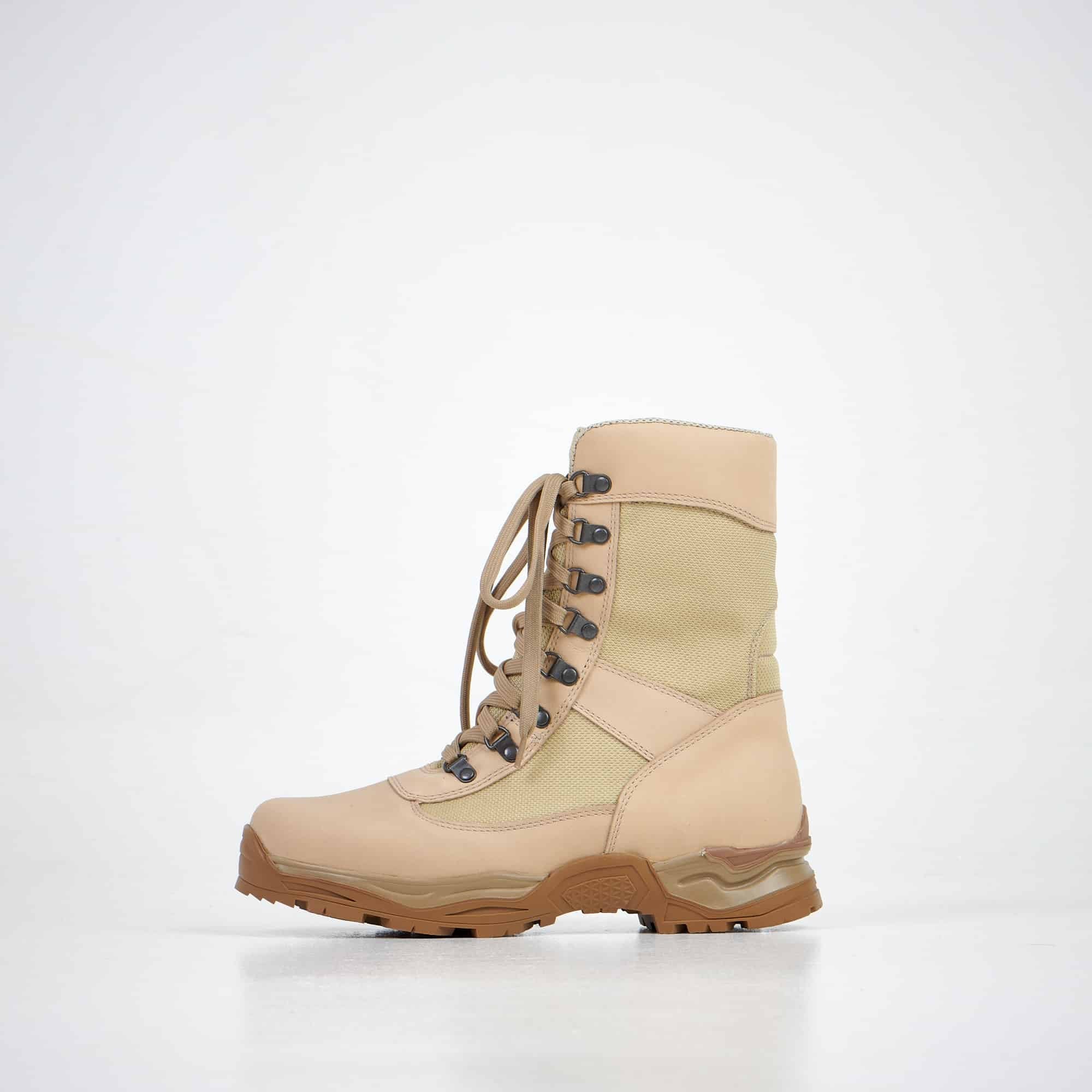 1. Samelin 598 Desert Boots 2.0 Zipper in beige nubuck leather and textile, side view in studio setting