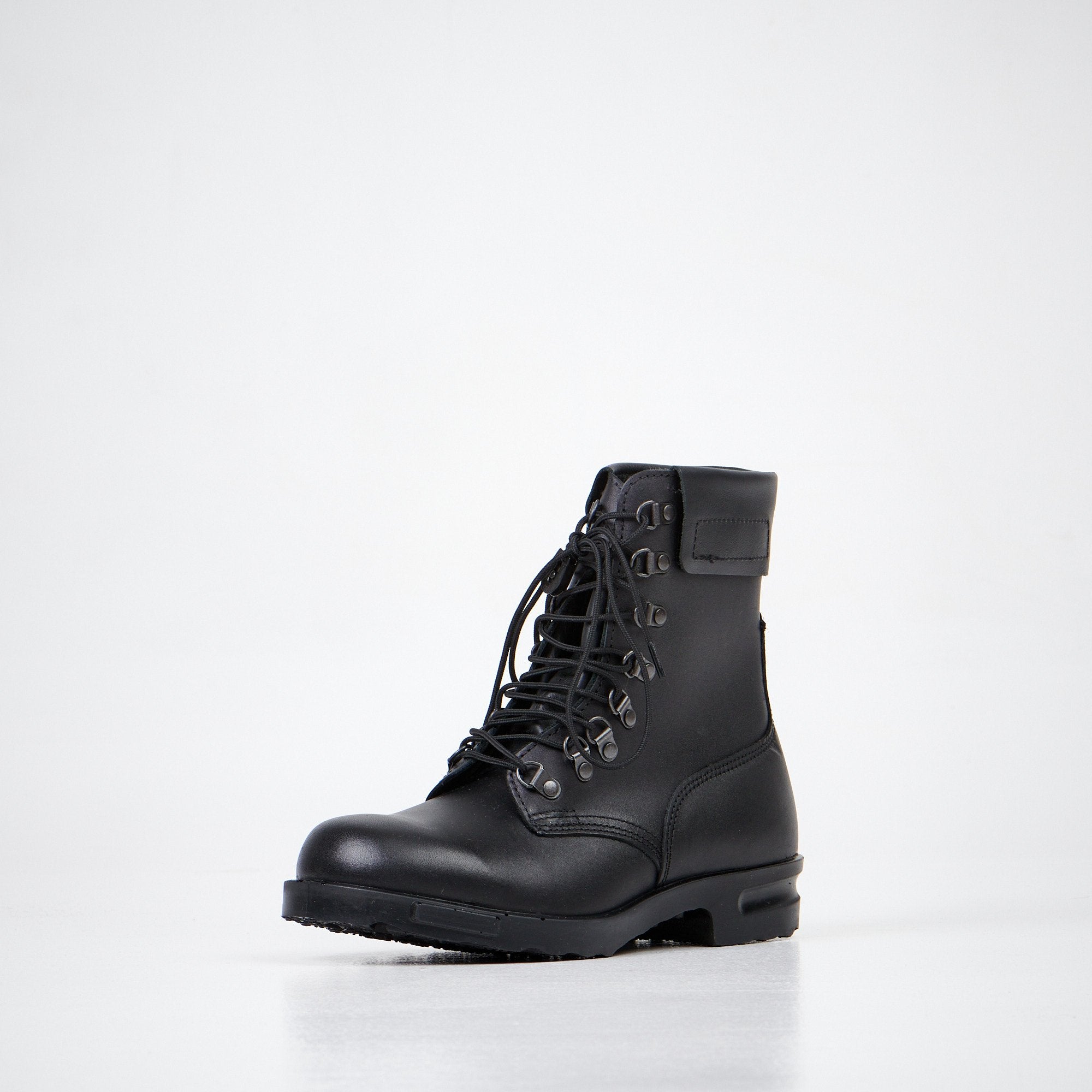 2. Man wearing Samelin Hawk Pilot Boots with casual outfit, highlighting versatile style