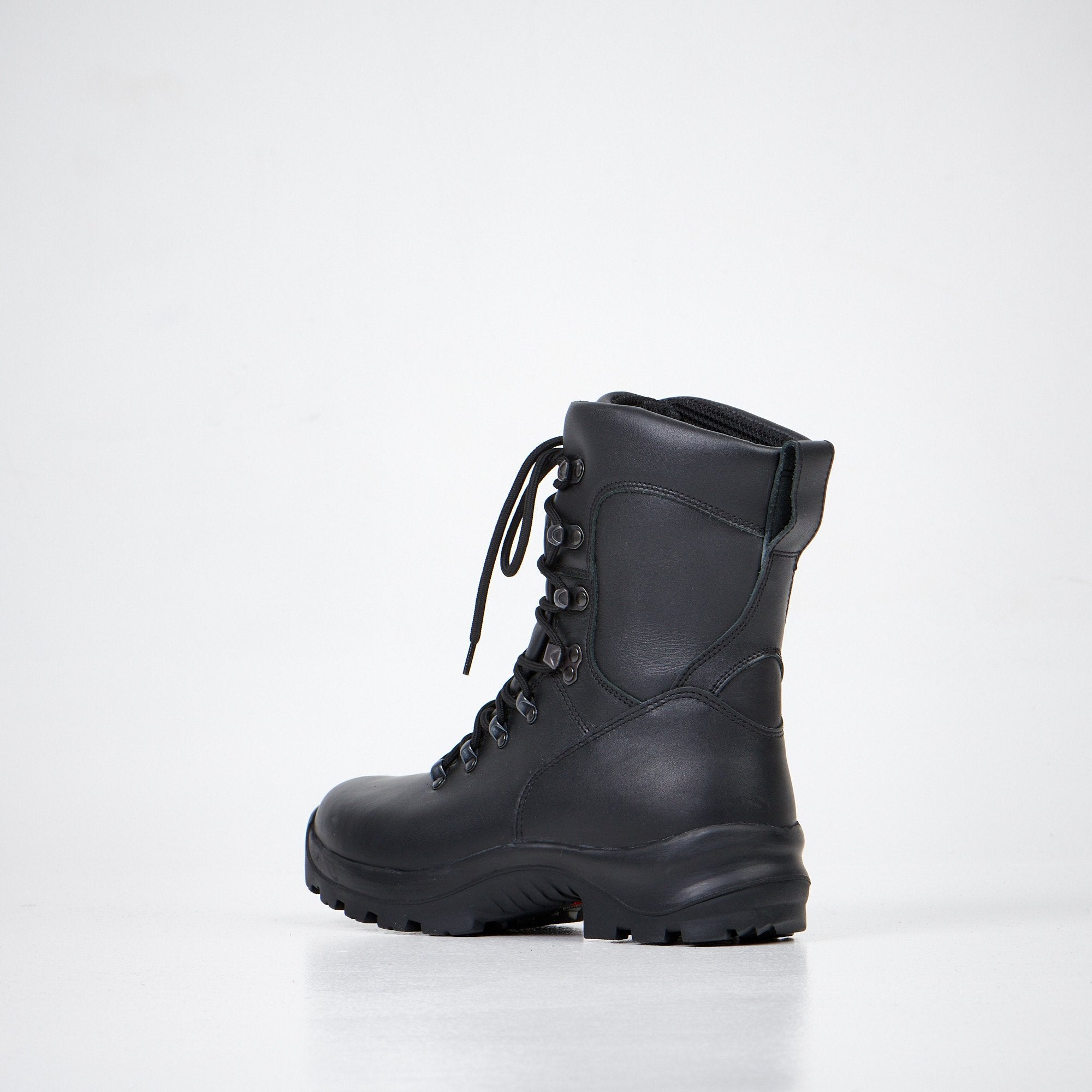 2. Side view of Samelin Waterproof Combat Boots 736 in black, highlighting stainless steel eyelets and smooth leather