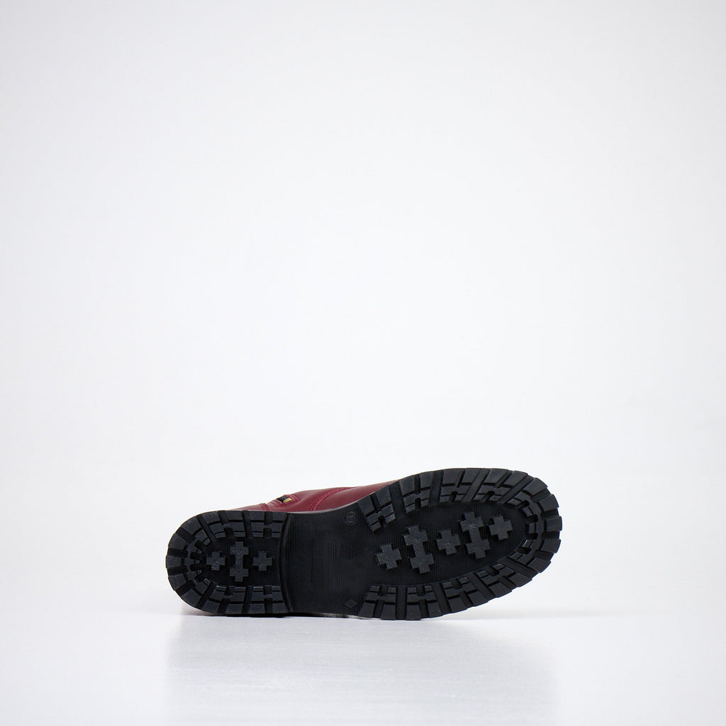 6. Close-up of Samelin 511 Burgundy boot sole, showing tread pattern