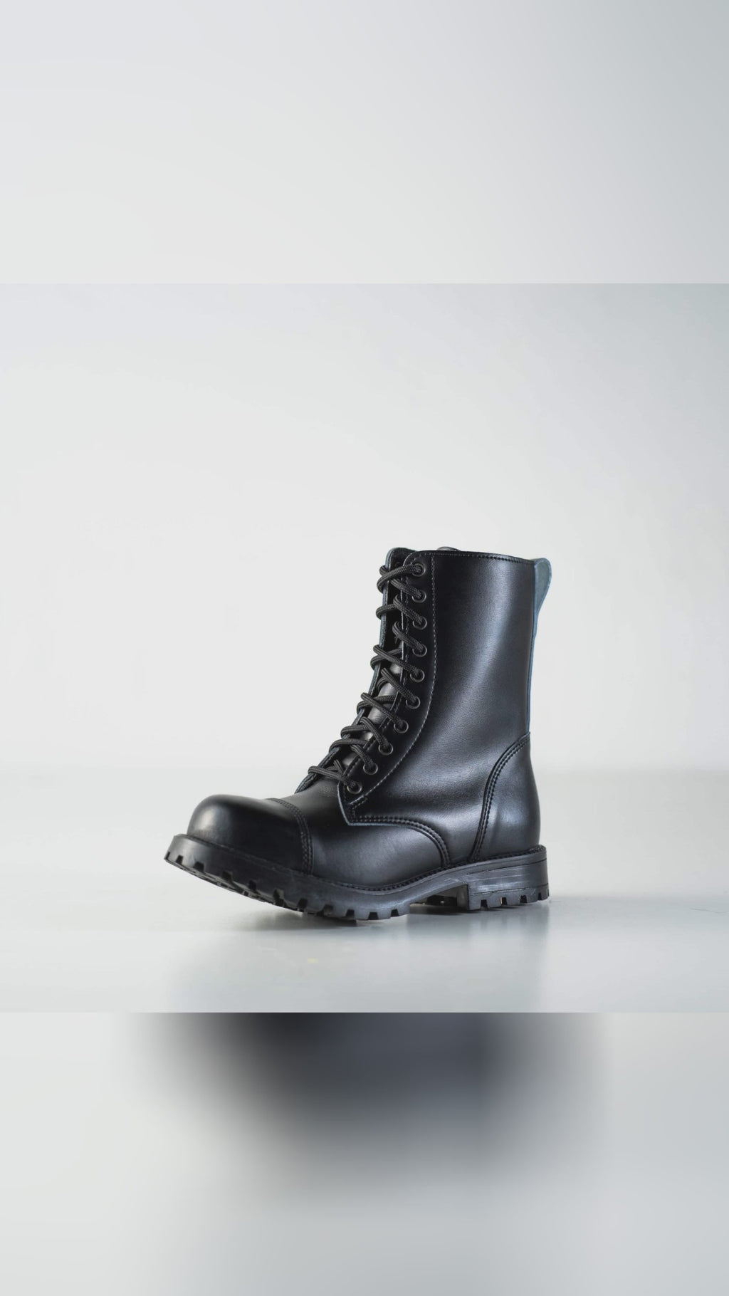 🖤 Embrace style with Samelin's 511 Black boots. Crafted with water-repellent leather and rugged TR-rubber soles, they're perfect for any journey. 📍 Sizes 35-48. Proudly made in Estonia! Step up your footwear game here 👉 https://nooredx.ee/products/511-black Boots Europe NordicStyle