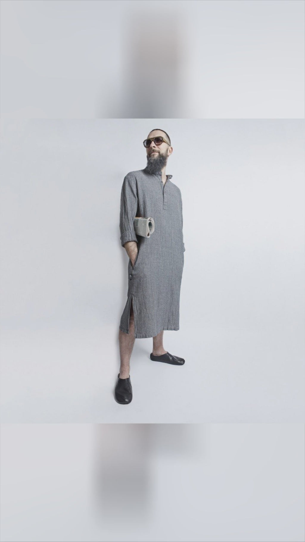 🕵️‍♂️ What makes a dress timeless? Discover the secret... Soft linen meets classic design with KOOSdisain. Merging tradition with a modern edge, it's your go-to for style-savvy moments. Feel the quality with every wear. From post-sauna relaxation to stepping out with confidence, this dress does it all. Elevate your wardrobe today—link in bio. KOOSdisain MensFashion EuropeanCraftsmanship