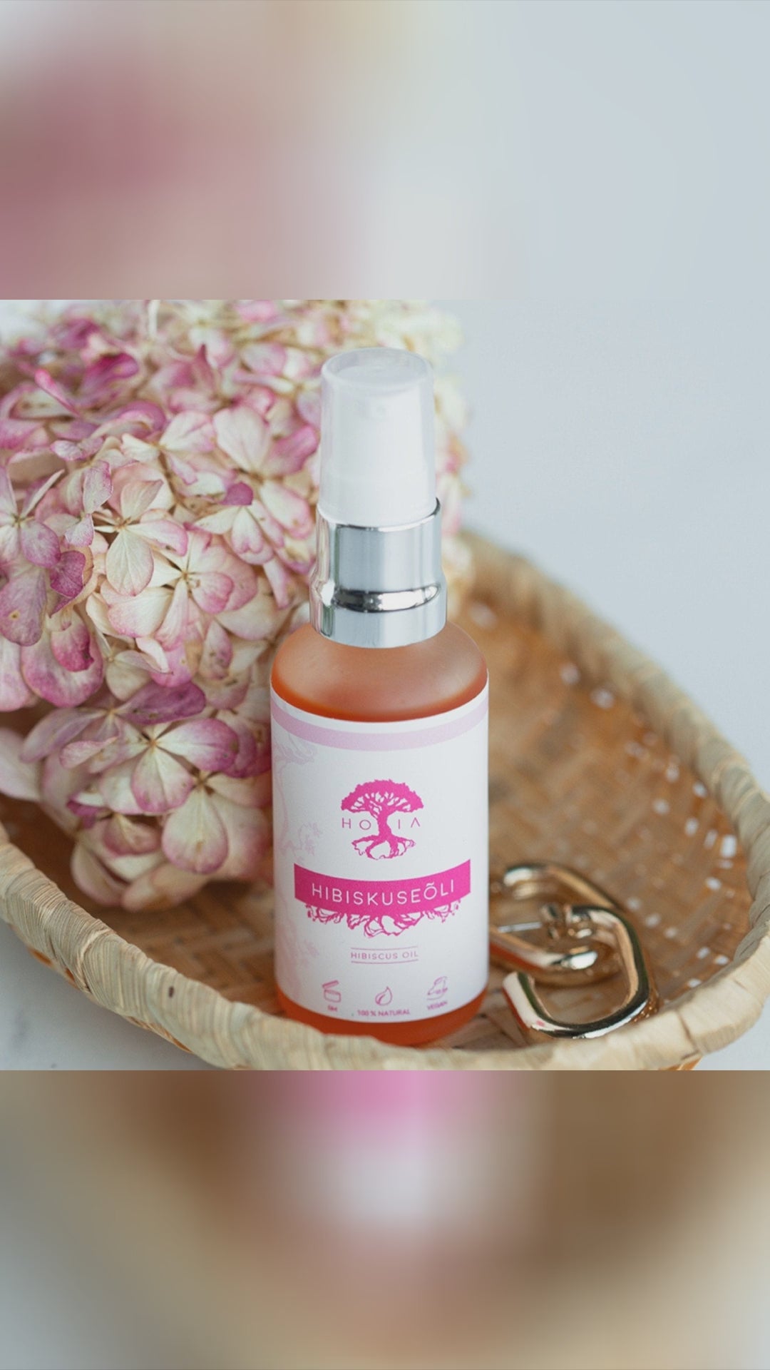 🌺 Unlock your skin's glow with Organic Hibiscus Beauty Oil by HOIA homespa. Hydrate, tone, soothe, and shine with this natural elixir. Perfect for skin & hair. 💖 Discover more: https://nooredx.ee/products/organic-hibiscus-beauty-oil-50ml HOIAhomespa SkinCare MadeInEurope