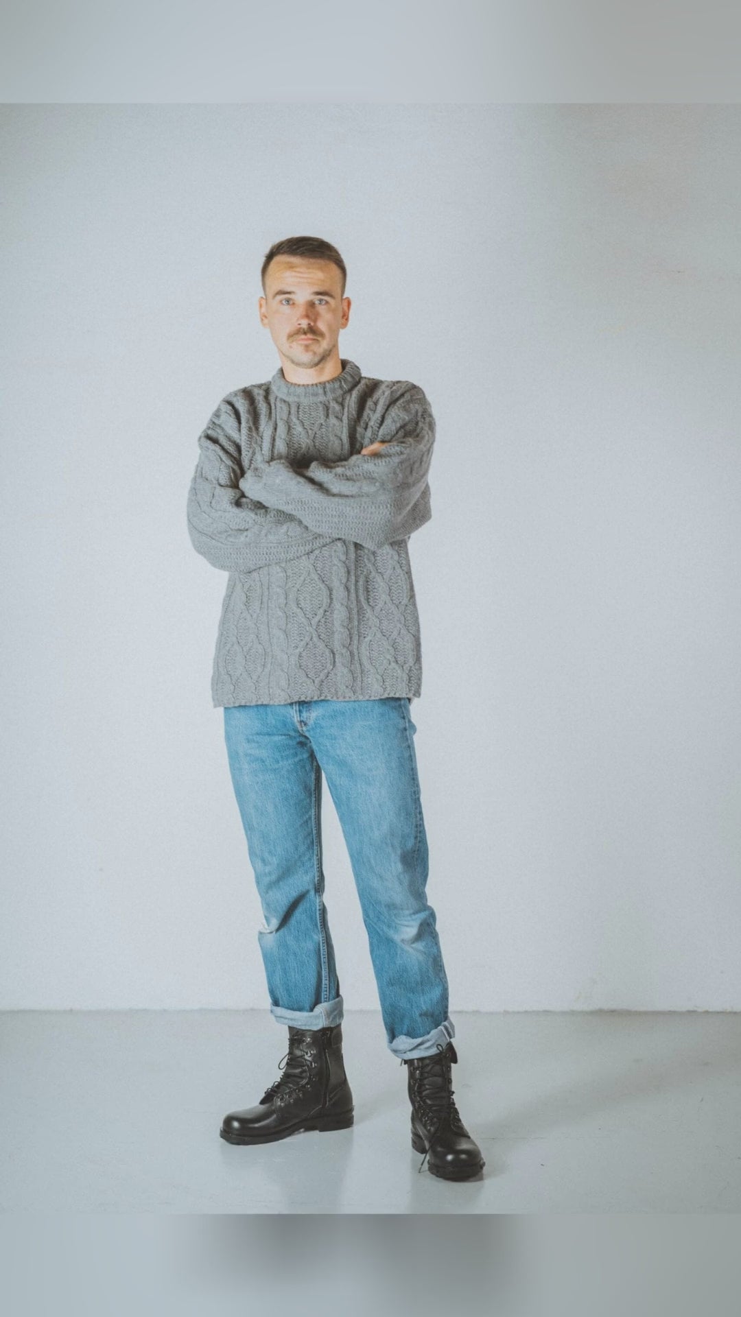 🛠️ What happens when military-grade meets city streets? Lace lock on, no zip. Tie once, stash laces, move fast. Estonian-made full-grain leather that shrugs off rain, with airy lining and a grippy outsole. From Samelin. Born from M77 heritage, built for the city and weekends. Save this for your kit and get first dibs now when they’re back, link in bio. MensBoots Boots