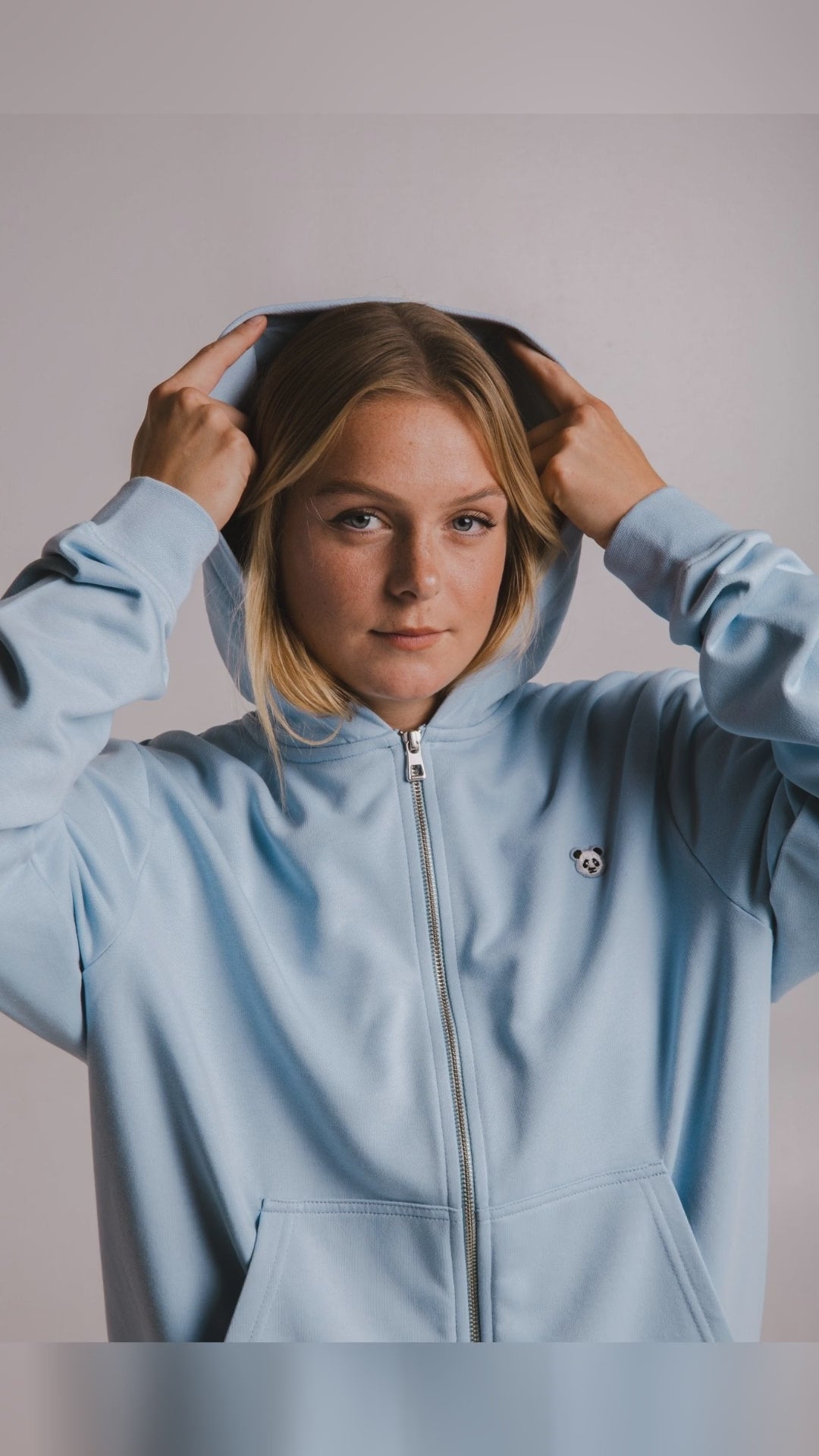 🧊 How soft can a hoodie get? Zip up, hood up, instant calm. Panda Soft Fleece in airy light blue, relaxed and ready to layer. Made in Turkey with BCI cotton and recycled polyester for that guilt-free cuddle. Your new everyday Sossu. From sofa mornings to city nights, it keeps you warm without weight. Tap for your color and size. link in bio. Hoodie Activewear