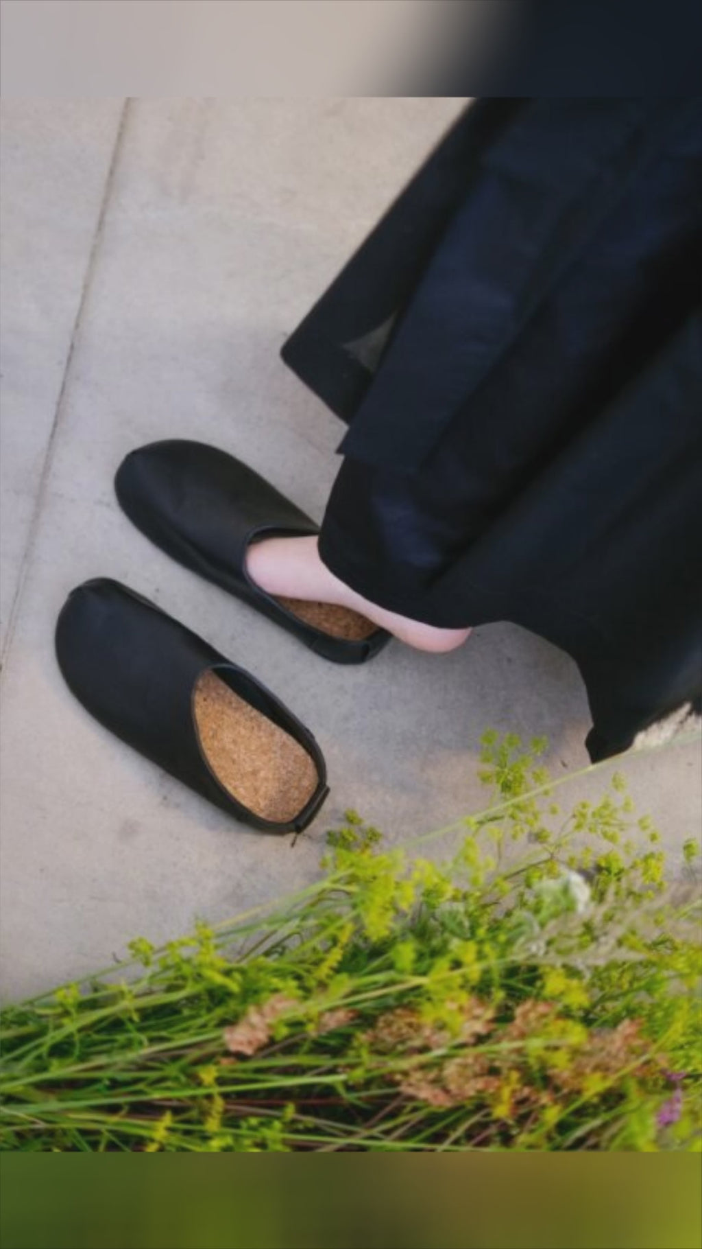 👣 Ever felt elegance wrapped around your feet? Discover the Kyoto Slippers by Omaking. Crafted with veggie-tanned leather and a cork insole, these slippers redefine comfort for your home or casual outings. Experience the craftsmanship of Estonia, blending tradition with minimalist Japanese design. Perfect for lounging or stepping out. Curious? Treat your feet. See the collection; link in bio. Omaking Slippers