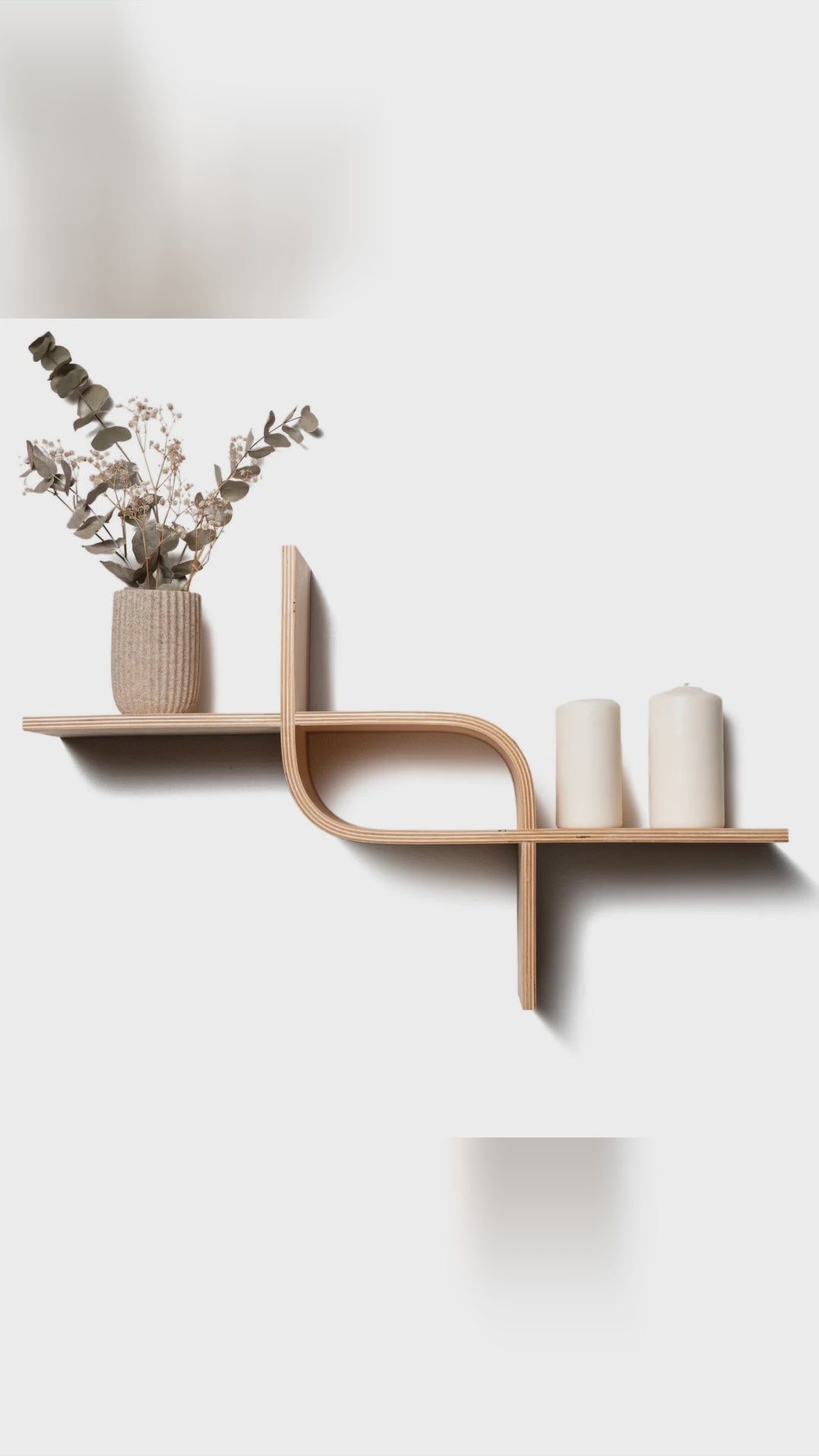 🏡 Ready to transform your room? Discover the art of shelving! Imagine your candles, books, and plants resting on a wave-inspired handcrafted masterpiece. Each CurveLine shelf tells its own story. Crafted with love and finesse in Latvia, enjoy the hidden mount and unique wood grain. Your room’s new focal point awaits. 🌿 Feeling inspired? Elevate your space today—link in bio. EwartWoods home