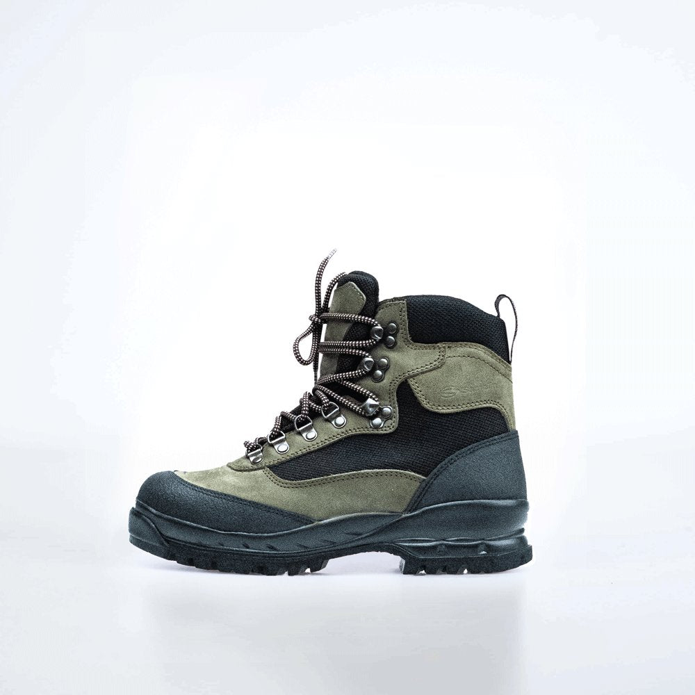 6. Side profile of Samelin 550 Lichene hiking boots in green and black, studio shot