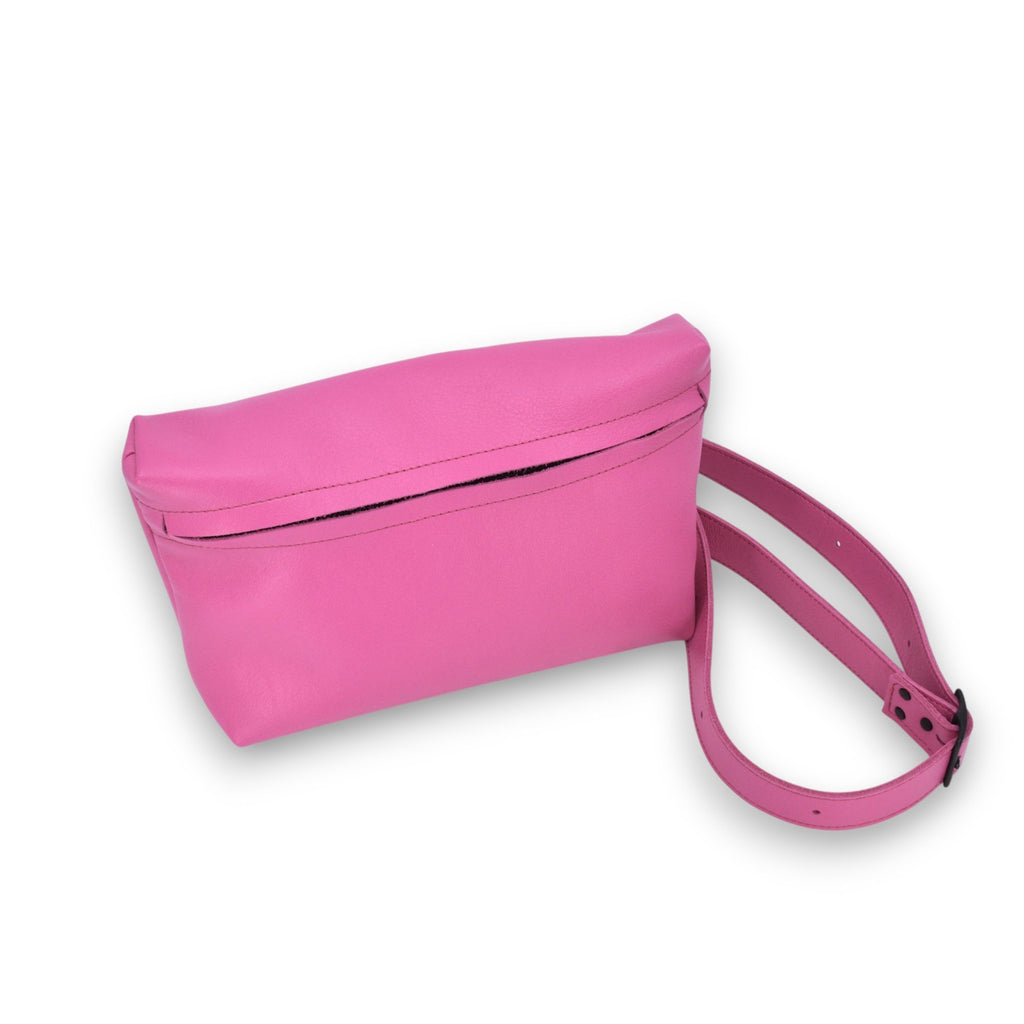 4. Studio shot of Omaking TOKU Lisbon pink leather bag with adjustable strap