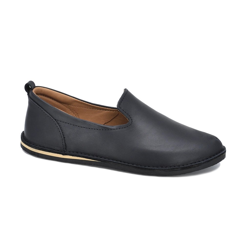 2. Studio shot of black TOKU style London shoes by Omaking, showcasing leather upper